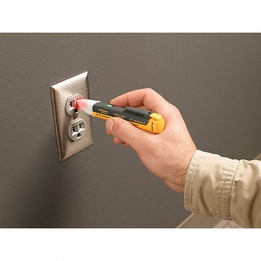 Fluke-1AC-A1-II Voltage Detector, 90 to 1000V AC, 5 in Length, Audible, Visual Indication