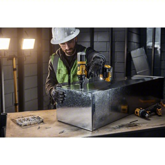 DeWalt DCF403D1 Cordless Rivet 49/50 in Stroke Lg, 2,100 lb Pulling Force, 3/16 in Blind Rivet Dia. Steel, 2.0 Ah
