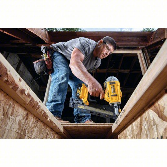 Dewalt DCN21PLM1 20V MAX XR Lithium-Ion Cordless 2-Speed 21° Plastic Collated Framing Nailer Kit