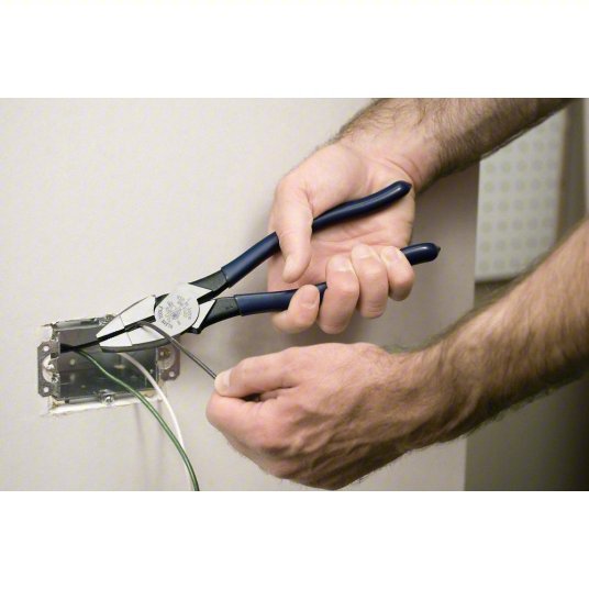 Klein D213-9NE Linemans Plier Flat, 9 3/8 in Overall Lg, 1 5/8 in Jaw Lg, 1 1/4 in Jaw Wd, 5/8 in Jaw Thick, Blue